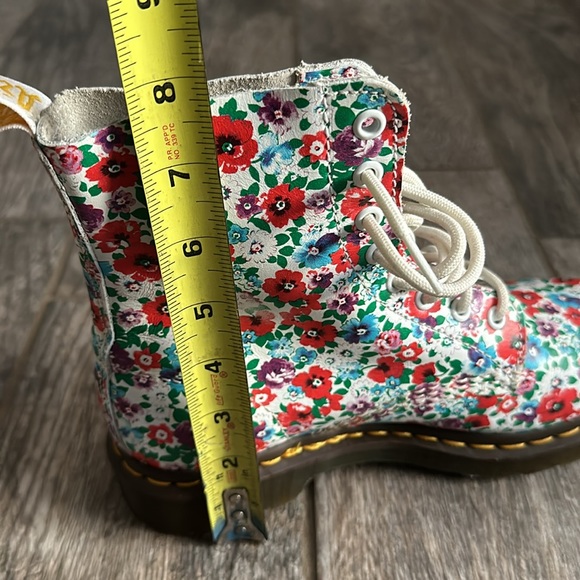 Dr Martens Pascal floral boots - Picture 9 of 9
